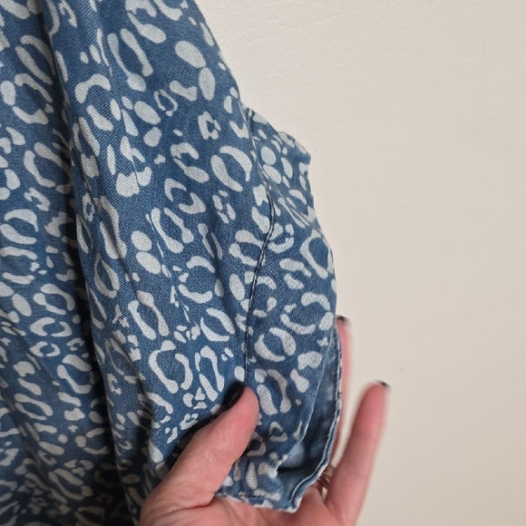 Soft Surroundings Blue Animal Print Shirt Size Small - Picture 4 of 5